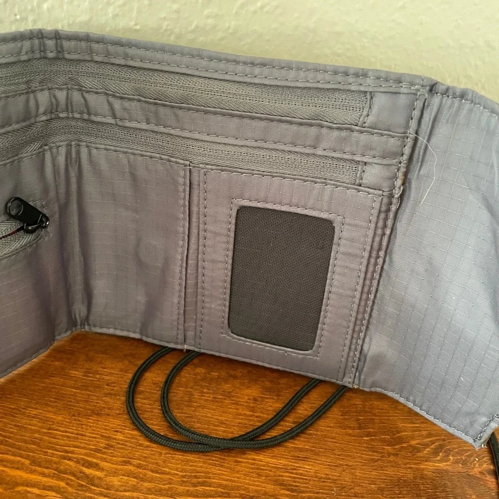 REI Canvas‎ trifold RFID Wallet Passport Crossbody Bag Pouch pockets ID Travel